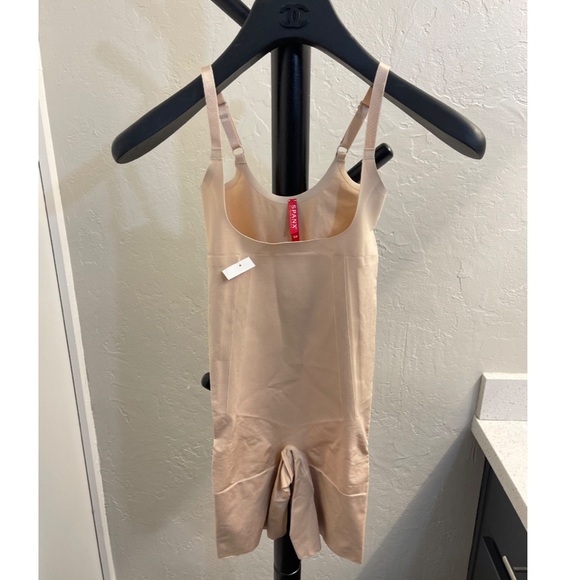 SPANX OnCore Open-Bust Mid-Thigh Bodysuit Size Small - Picture 3 of 10